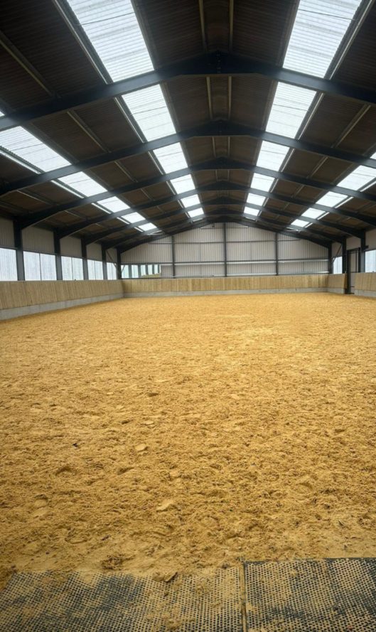 Equestrian CLean Equestrian Building - Indoor arena